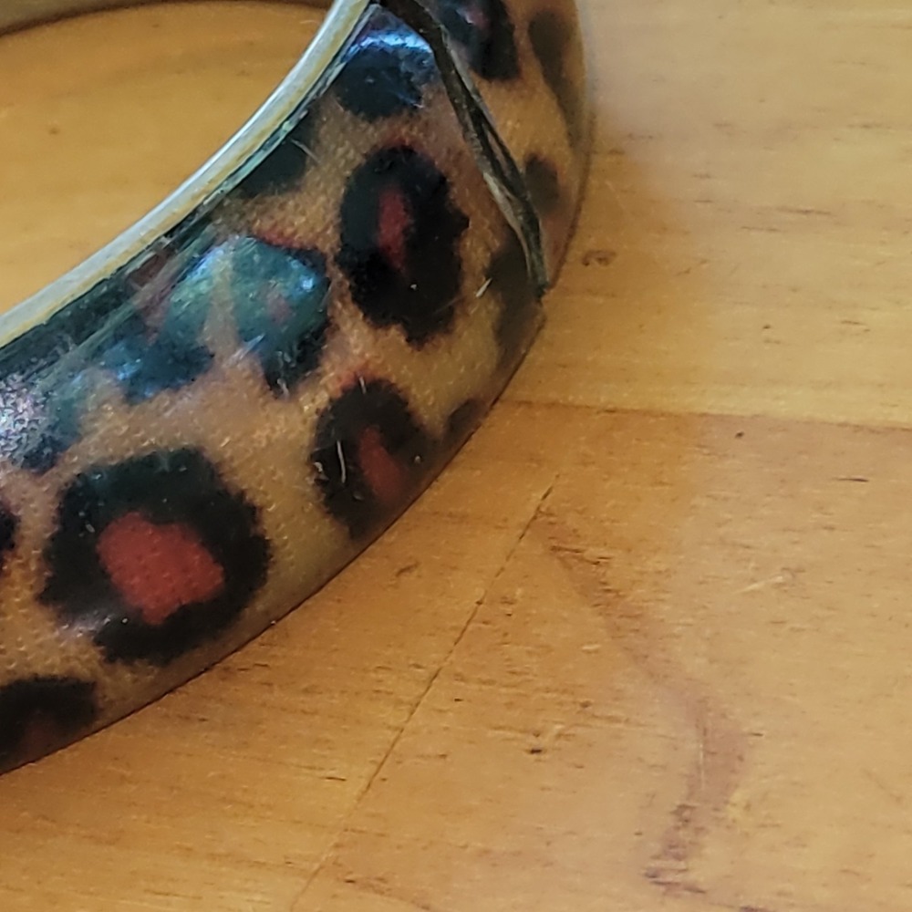 Vintage Style Leopard Print Wide Bangle Bracelet Resin Statement Jewelry - Picture 5 of 8